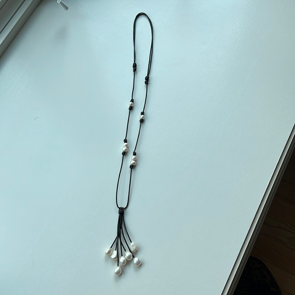 Leather and pearl necklace
